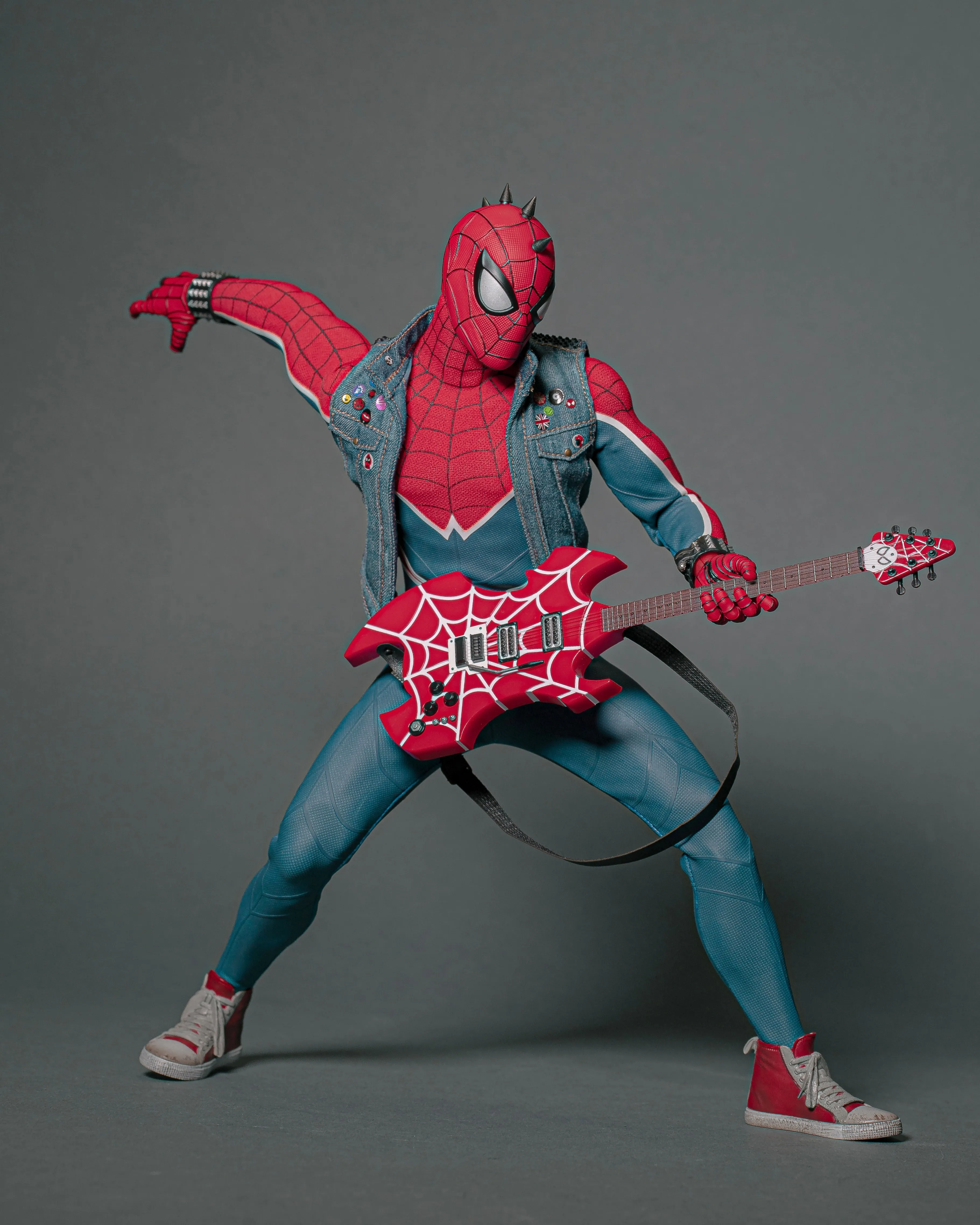 Hot Toys VGM32 Marvel Spiderman PS4 Spiderman Punk Suit 1/6 Scale Collectible Figure