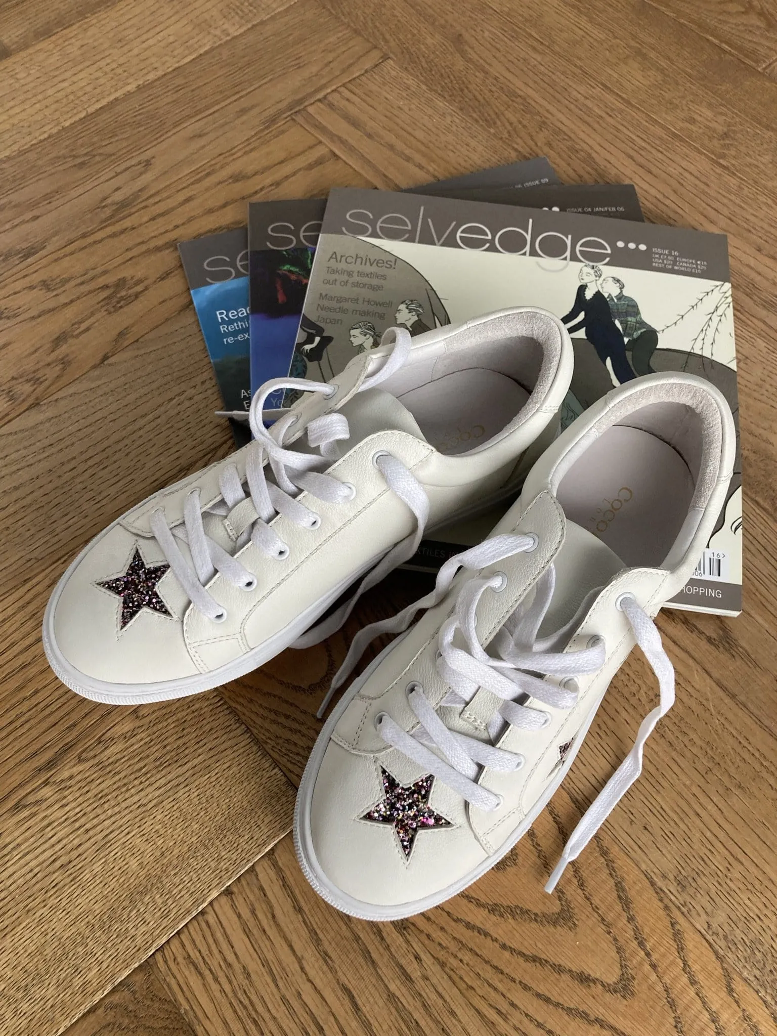 Hoxton - White with Glitter Star Leather Trainers