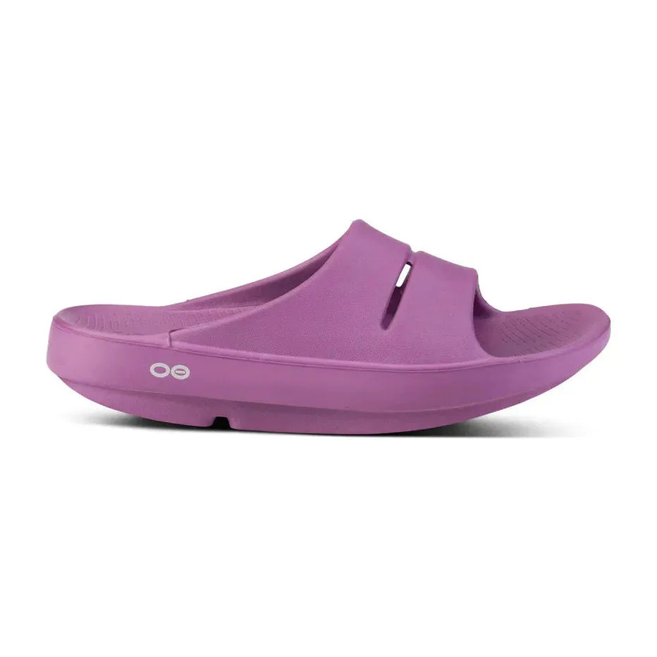 OOFOS Unisex OOahh Slide Sandal in Plum